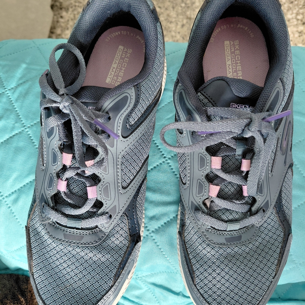 Skechers Women's Gray Athletic Shoes